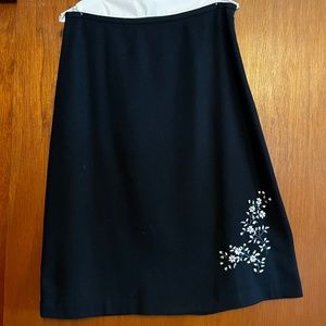 Black embroidered wool skirt from the Gap, Size 8